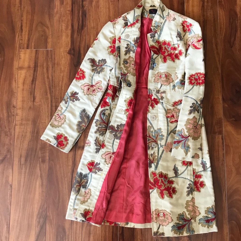 Scarlet Designs XS retro-chic floral coat.
